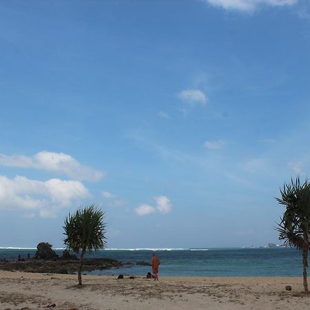 Tastura Beach Hotel Kuta  Εξωτερικό φωτογραφία