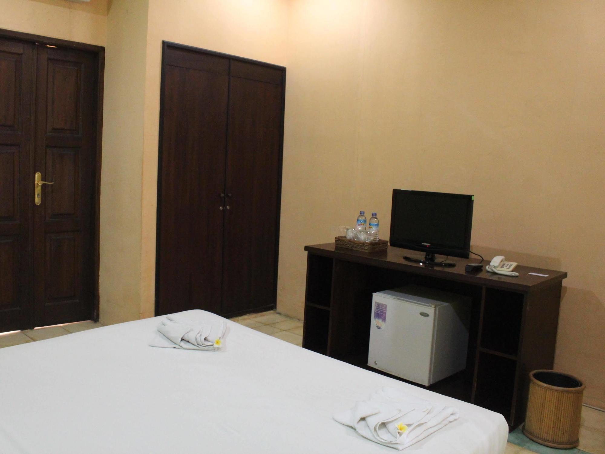 Tastura Beach Hotel Kuta  Εξωτερικό φωτογραφία