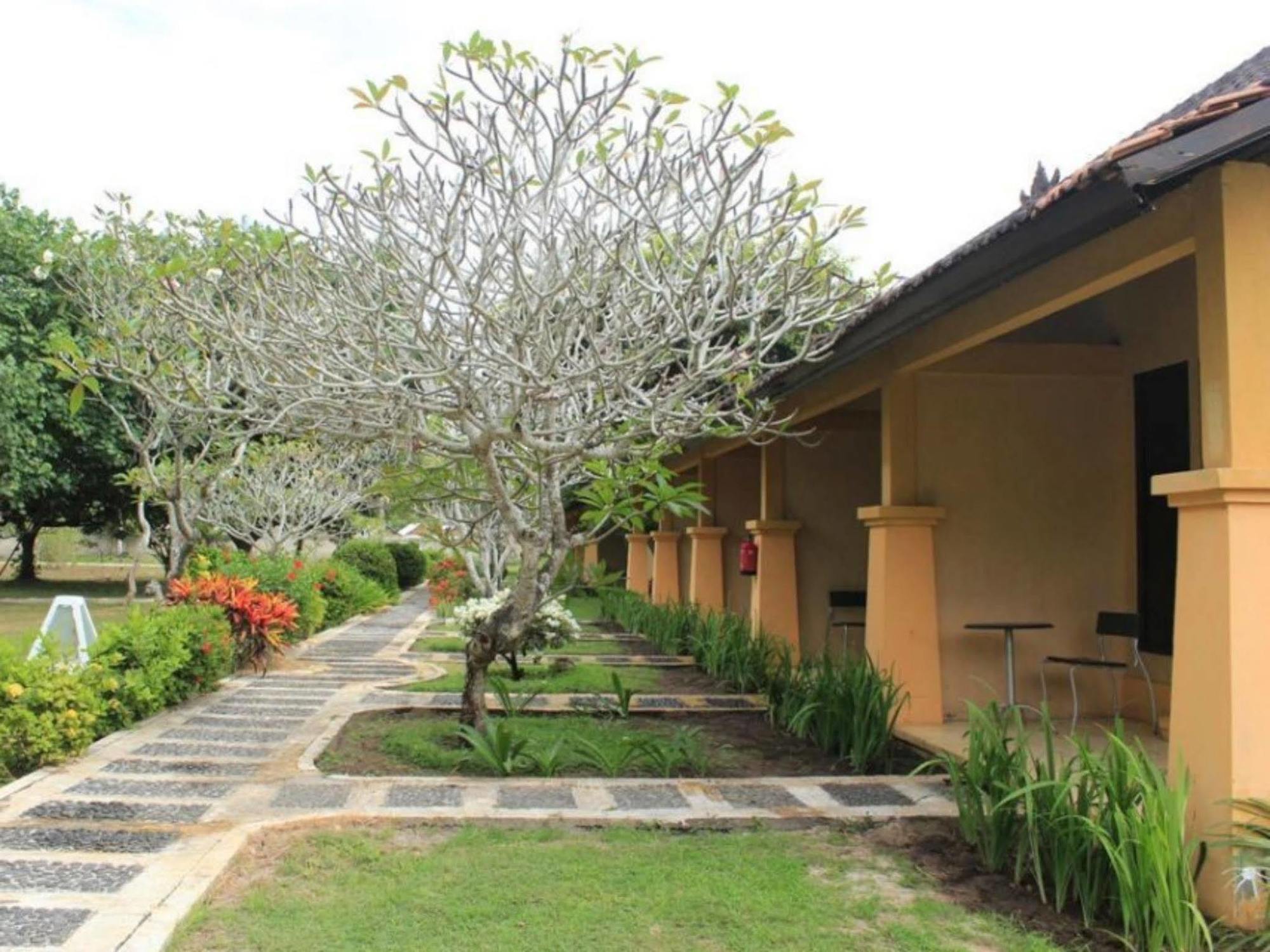 Tastura Beach Hotel Kuta  Εξωτερικό φωτογραφία