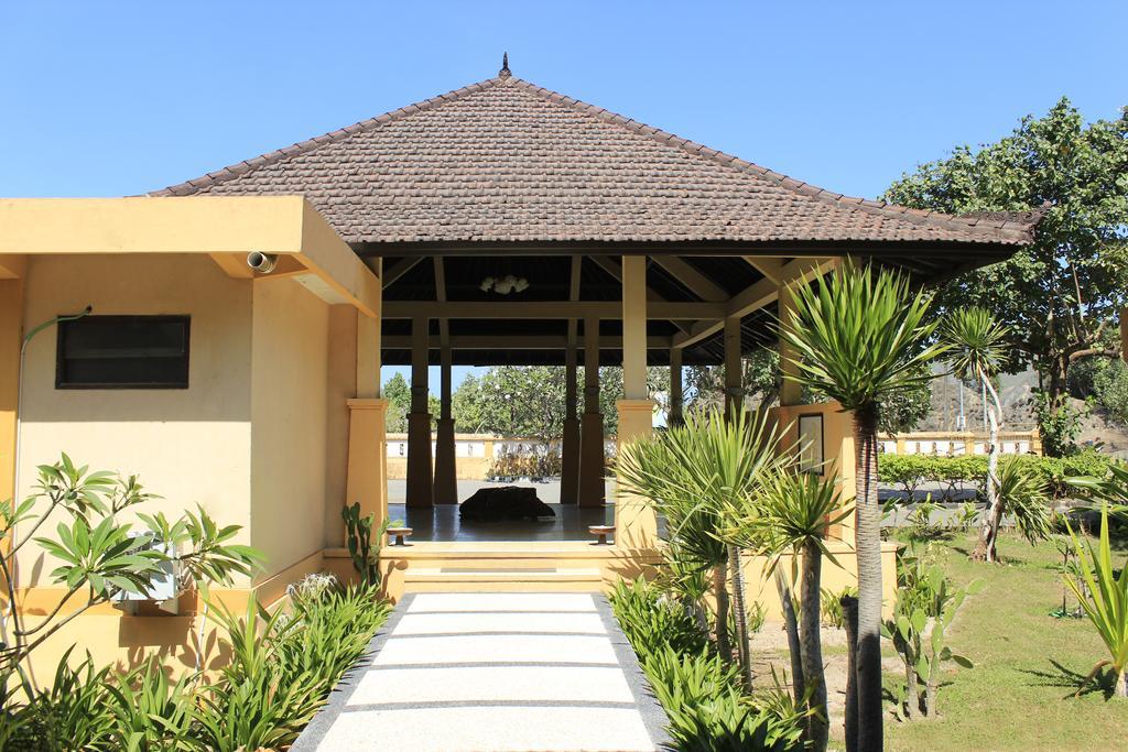 Tastura Beach Hotel Kuta  Εξωτερικό φωτογραφία