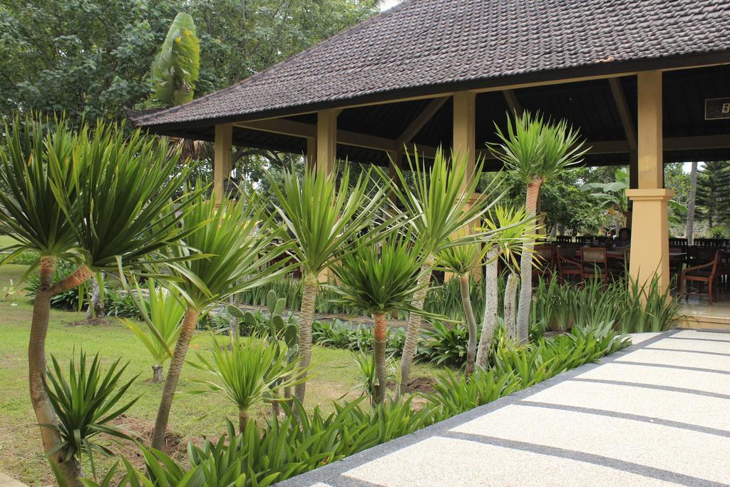 Tastura Beach Hotel Kuta  Εξωτερικό φωτογραφία
