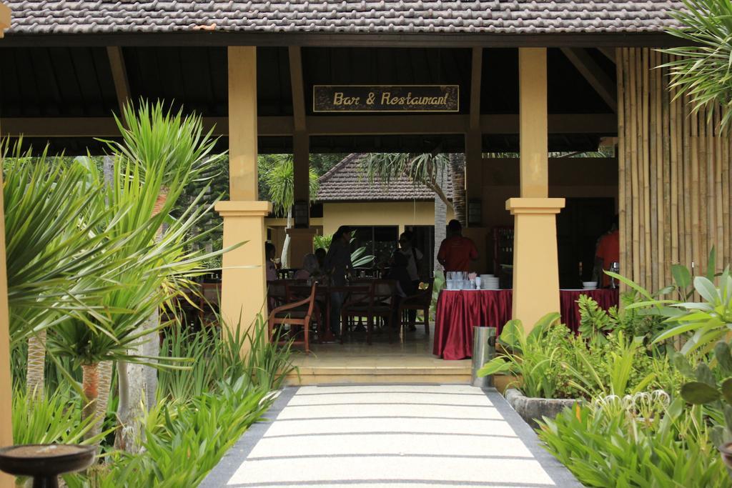 Tastura Beach Hotel Kuta  Εξωτερικό φωτογραφία
